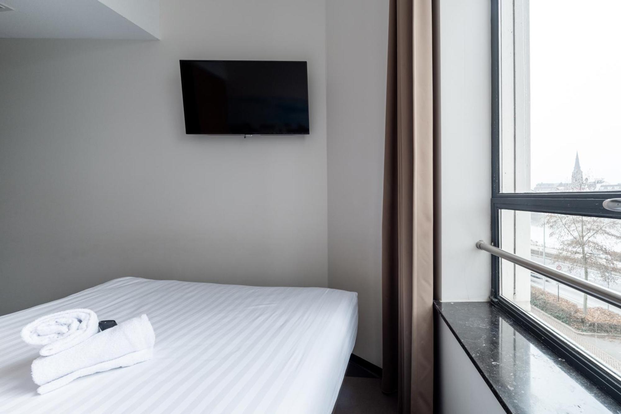 Easyhotel Centre Hotel 2*