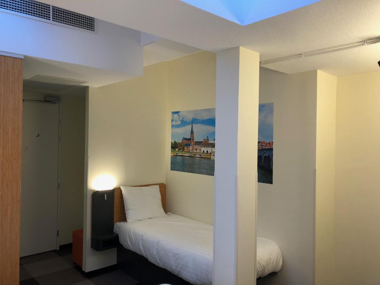 Easyhotel Centre 2*